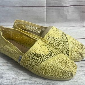 Tom yellow crochet shoes not worn